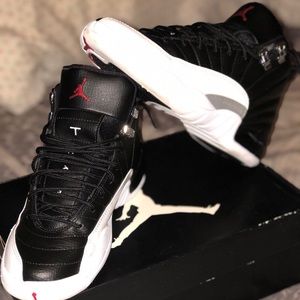 Air Jordan retro 12 playoffs 4.5Y